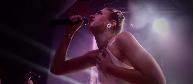 MØ